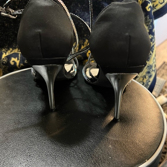 Le Chateau black heels - Picture 5 of 5